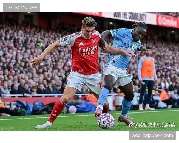 曼城客场2-0击败利物浦重返榜首，福登传射建功