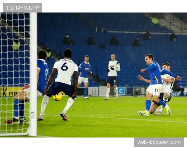 观点:维尼修斯持续在左路的内切打法是否已过于容易被预判?